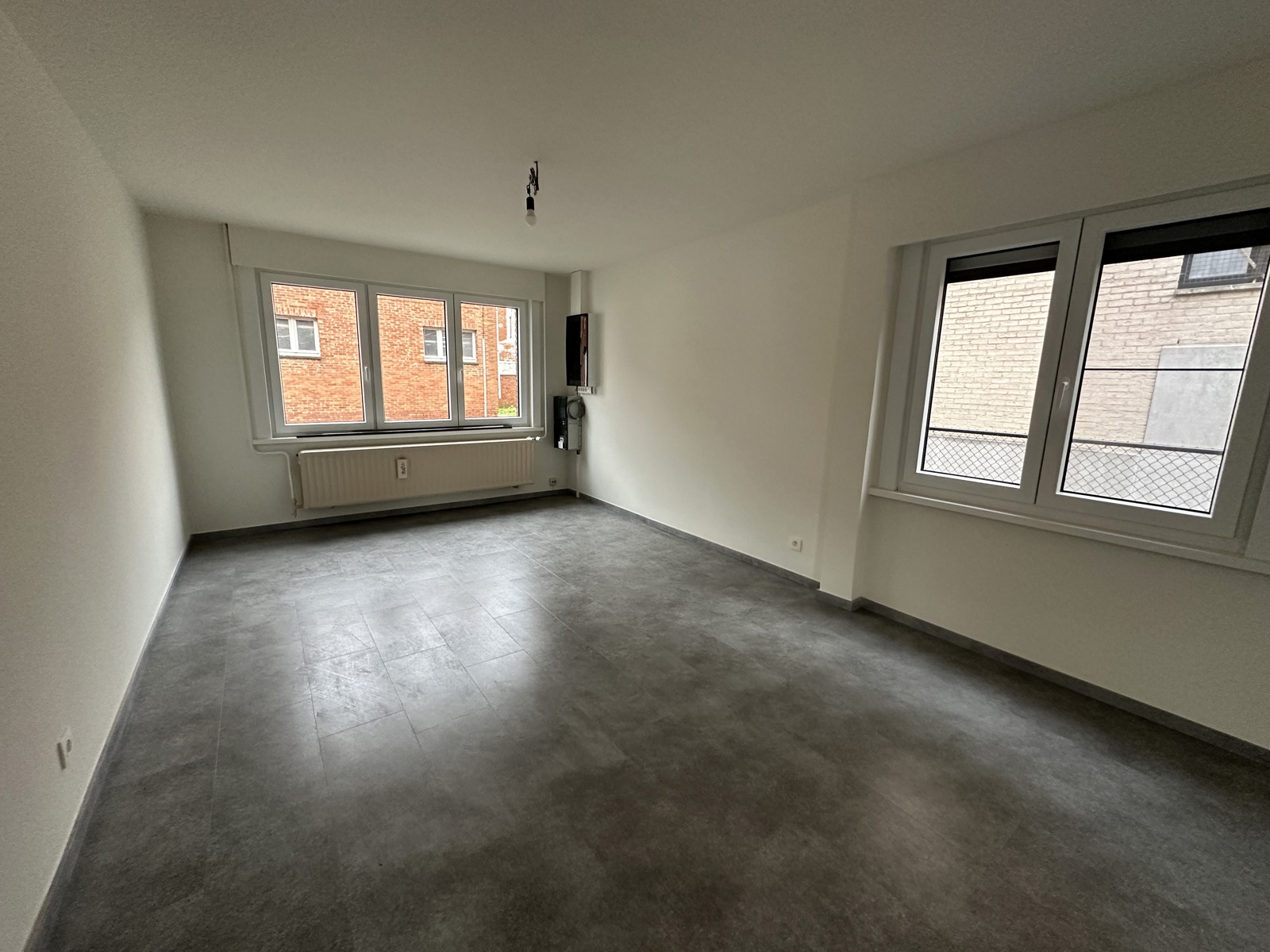 Ruime woning met grote tuin in centrum Mol. - foto 5