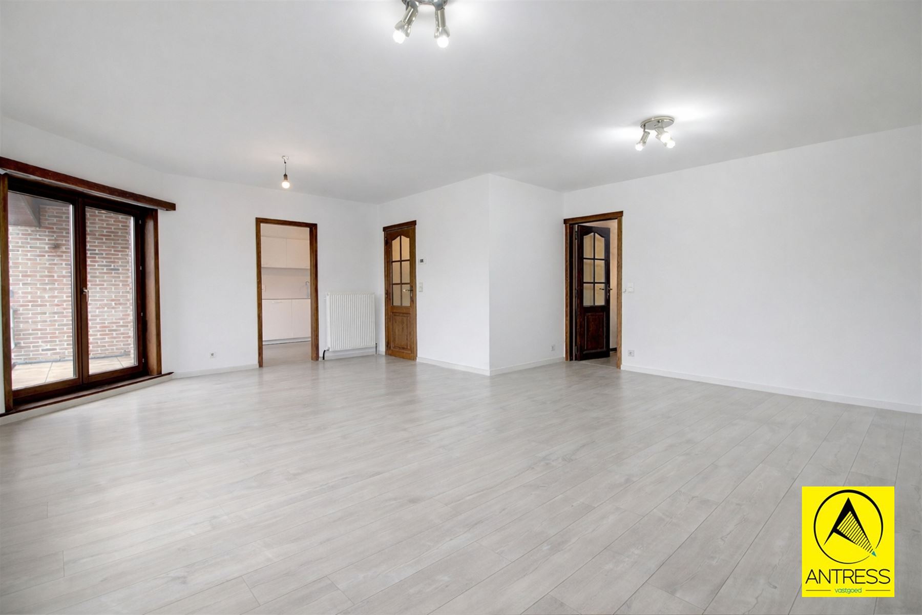 Appartement à vendre à Edegem avec 3 chambres - photo 2