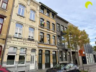 In de bruisende buurt rond Park Spoor Noord vinden we dit instapklare en volledig gemeubelde appartement op de tweede verdieping van een...