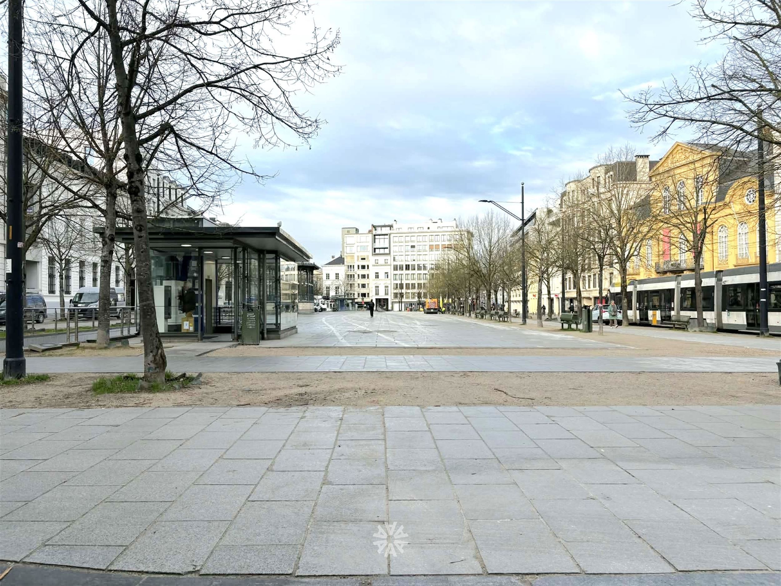 Commercial for rent in Ghent - photo 2