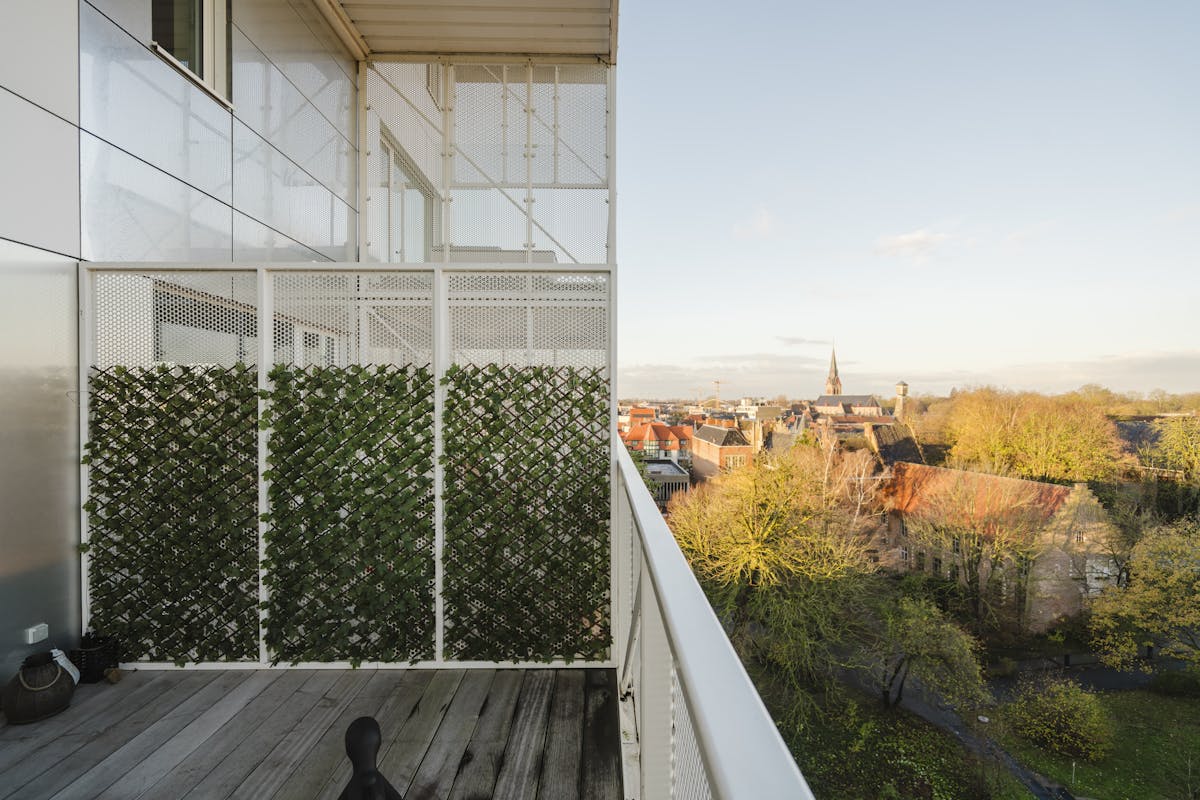 Adembenemend appartement met Leiezicht in hartje Kortrijk - foto 4
