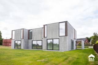 Moderne Halfopen Bebouwing met Ruime Tuin en Vergezichten Wonen op een ruim perceel met zicht over de weilanden? Het Paradijs in Rekkem is genieten...