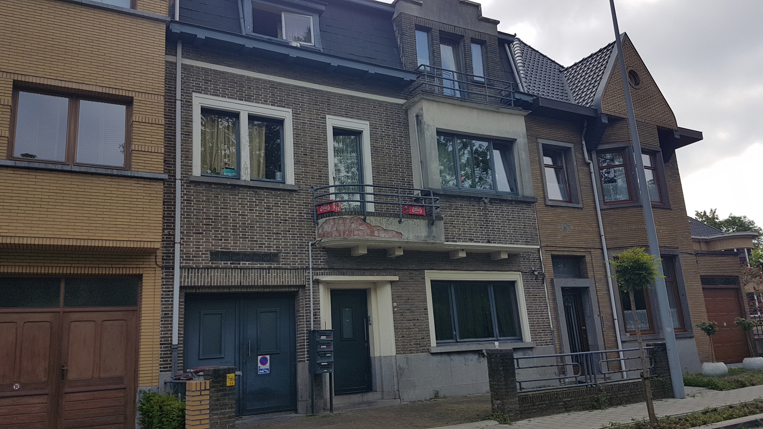 Te renoveren opbrengsteigendom in centrum Zele - foto 2