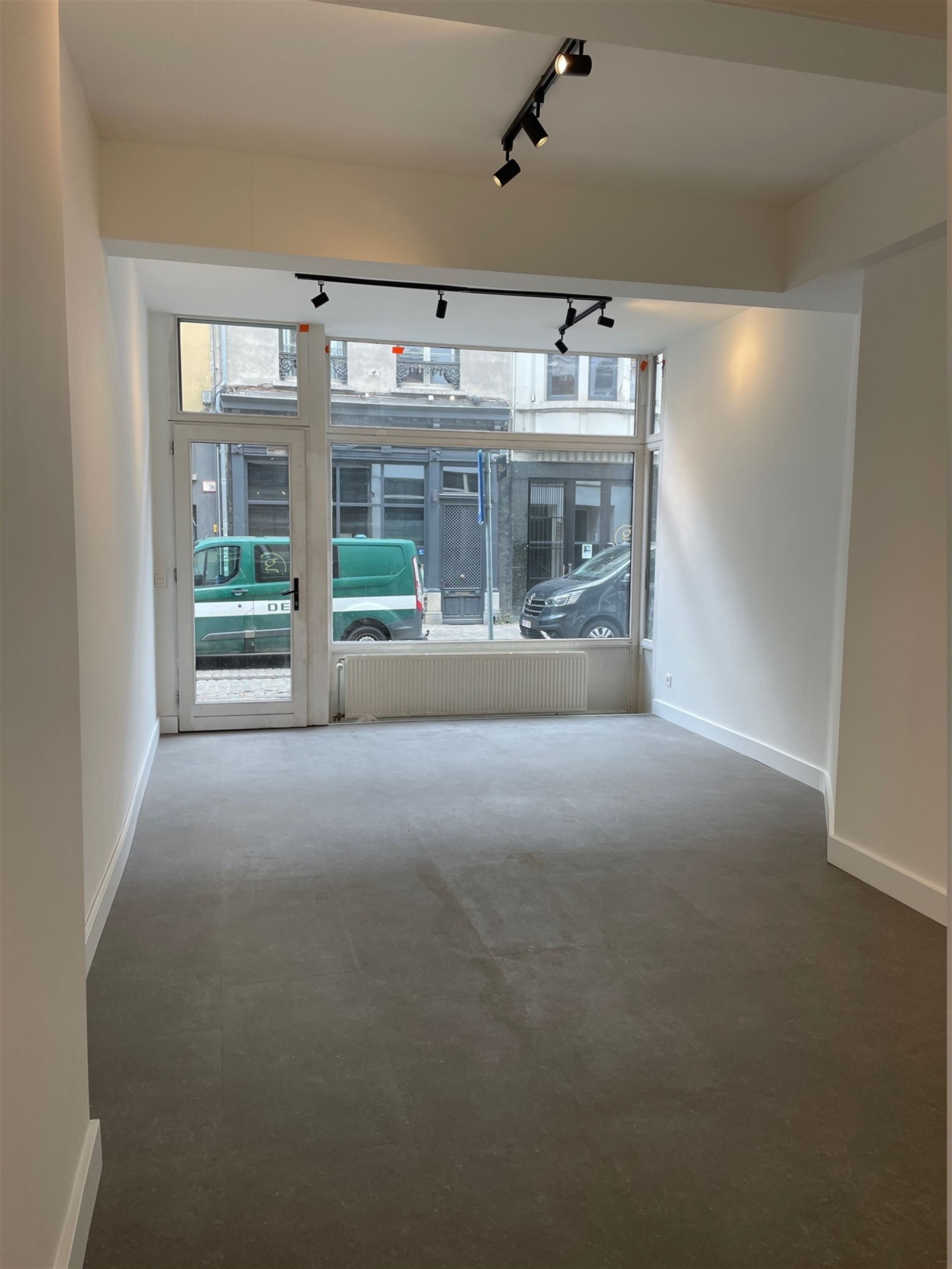 Commercieel pand op toplocatie! - foto 2