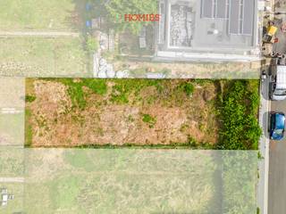 Graag stellen wij u deze bouwgrond op ideale locatie voor. Het perceel van 3a26ca is rustig gelegen in een verkeersluwe straat, aan de rand...