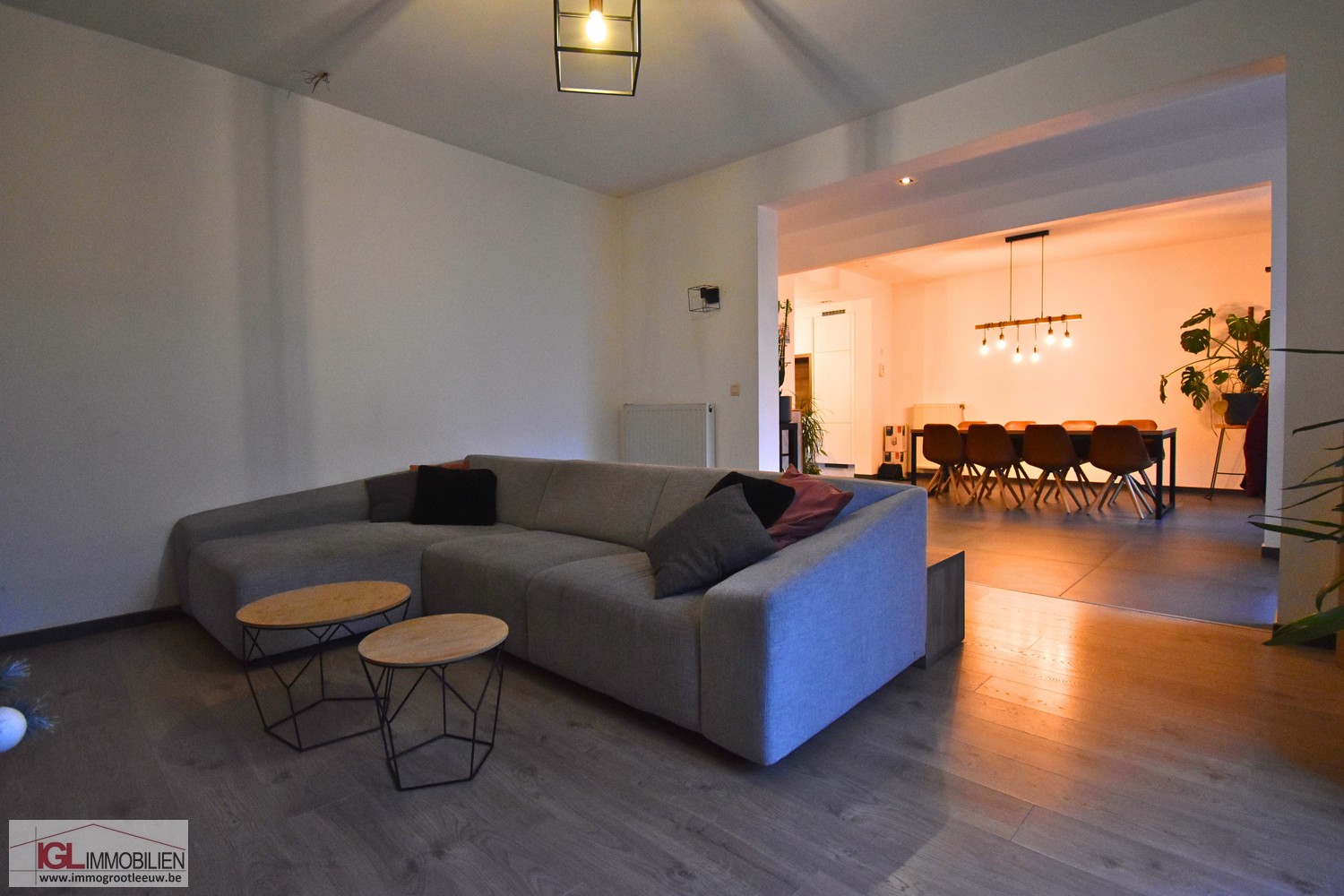 Spacieuse maison familiale avec 4 chambres, jardin, terrasse et 2 places de parking à louer - photo 3