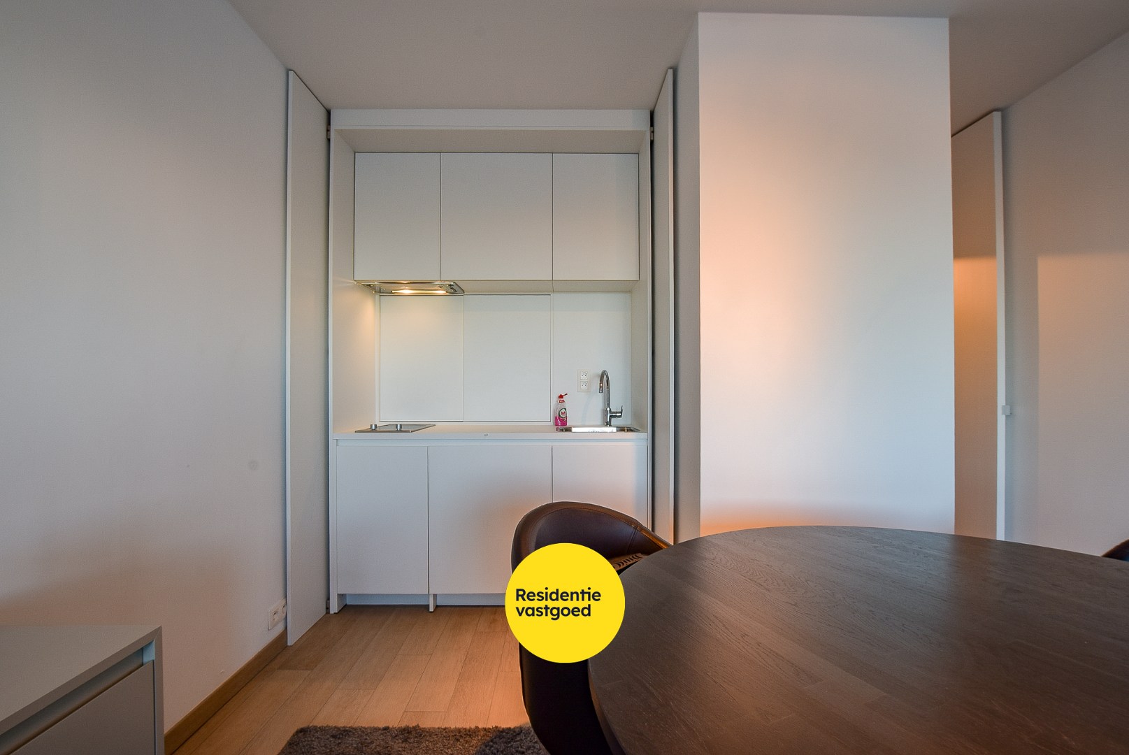 Prachtig afgewerkt appartement (45m²) met frontaal zeezicht op de zeedijk van Nieuwpoort! - foto 4