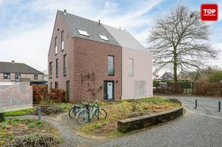 Deze prachtige energiezuinige (BEN) woning vinden we terug in de rustige en doodlopende Pieter Van Vyncktstraat te Wondelgem.Met de wagen ben je op...