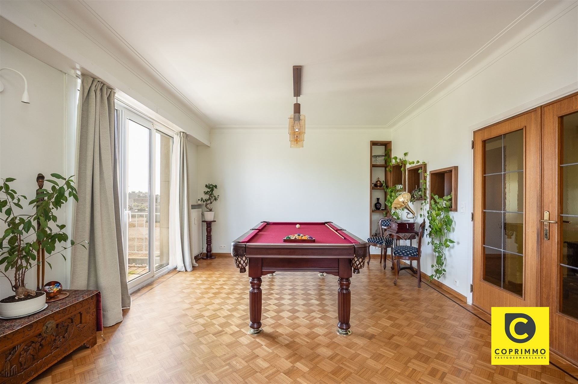 Ruim 3-slaapkamer appartement met 2 badkamers - foto 4