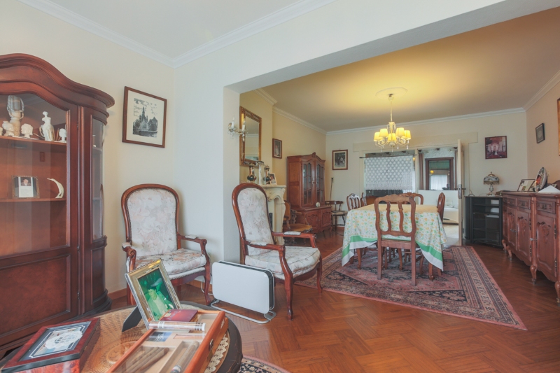 Te moderniseren woning  met 3 slaapkamers, bureau, garage en grote tuin (totale grondoppervlakte 308m²). - foto 4