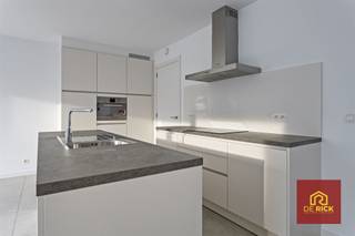 Exclusieve verkoop van een prachtig nieuwbouw-appartement in hartje Aalst, op 100 m van station en 500 m van de Grote Markt. Het...