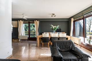 Ruim en lichtrijk appartement met een uitstekende bereikbaarheid en gunstige ligging.Dit appartement bevindt zich op een strategische locatie met een...