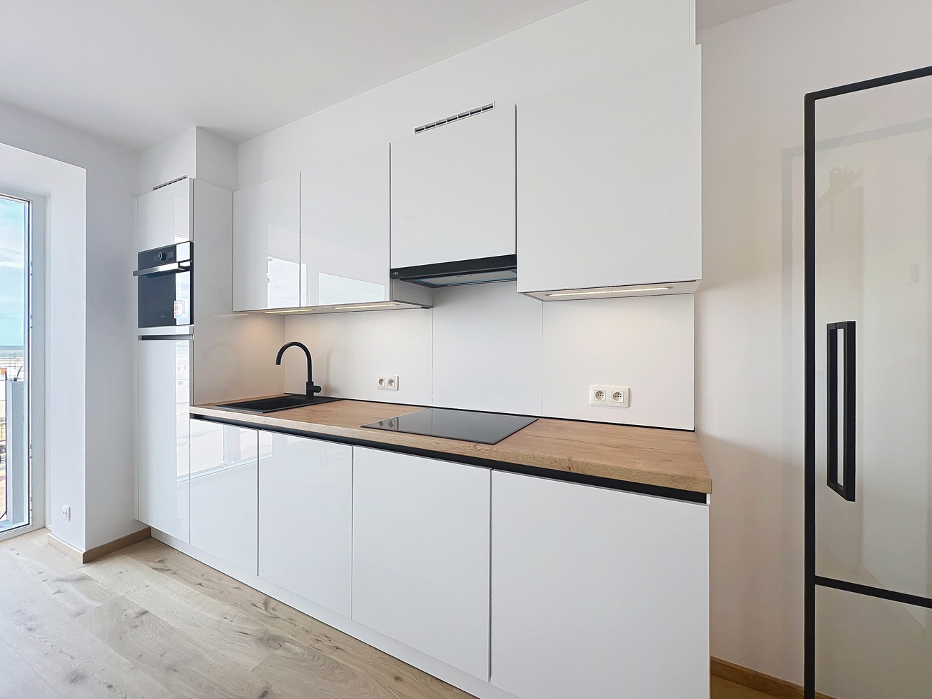 Gerenoveerde studio met slaaphoek op de Zeedijk in Heist - foto 5