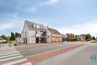 Instapklare eigendom op topligging in het centrum!Dit unieke pand combineert een handelsgelijkvloers met een charmant stadstuintje én een volledig...