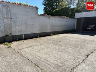 Gunstig gelegen staanplaats in de Stationstraat te Waregem. Ideaal voor wie het centrum wil vermijden van parkeerdruk en altijd zeker wil zijn van...