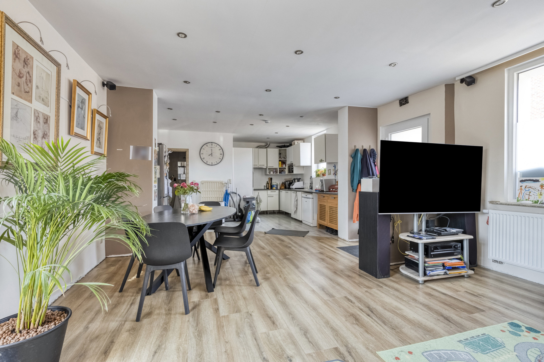 Centraal gelegen gerenoveerde 2-gevel - foto 2