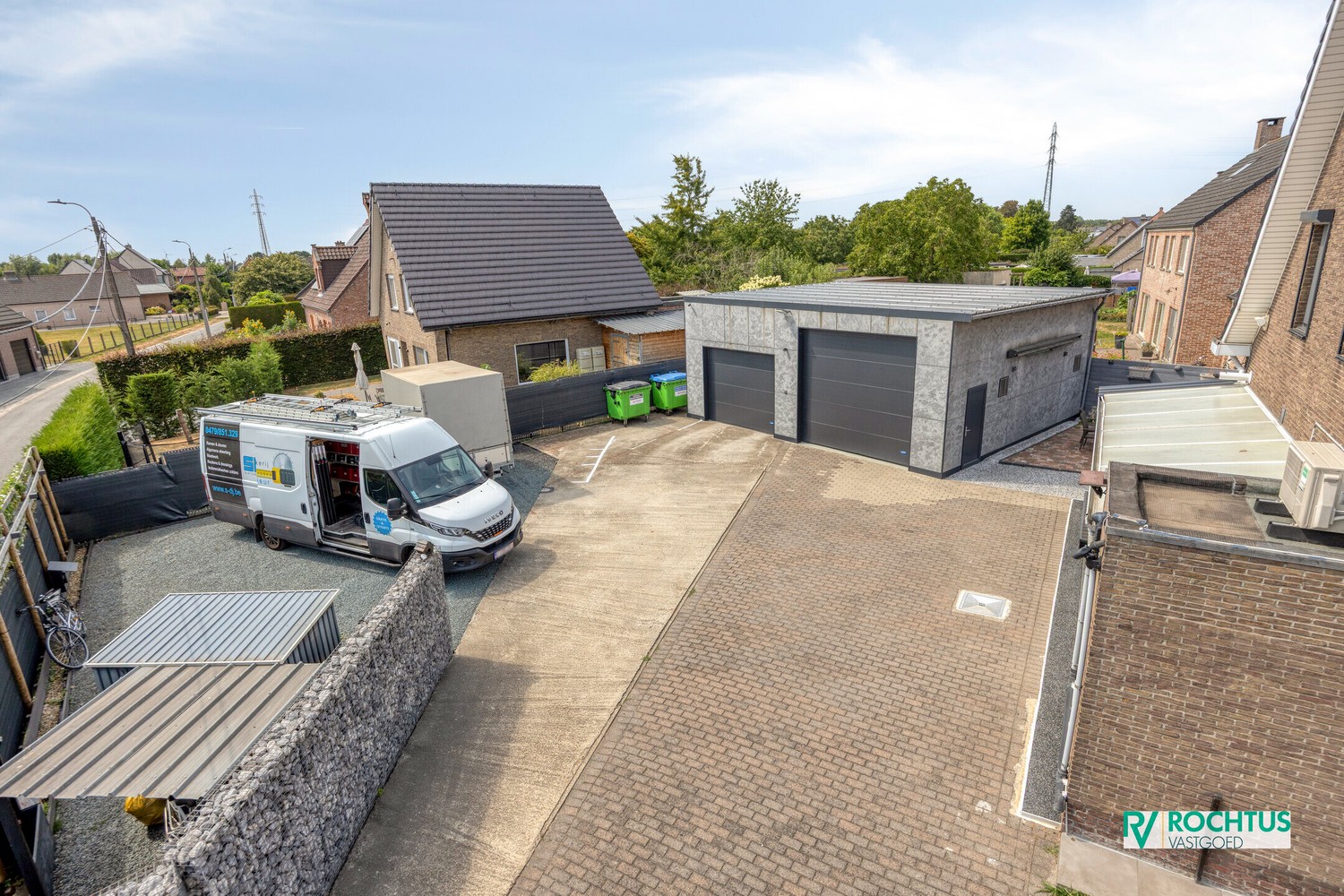 Instapklare open bebouwing met 5 slaapkamers en 2 ruime garages - photo 5
