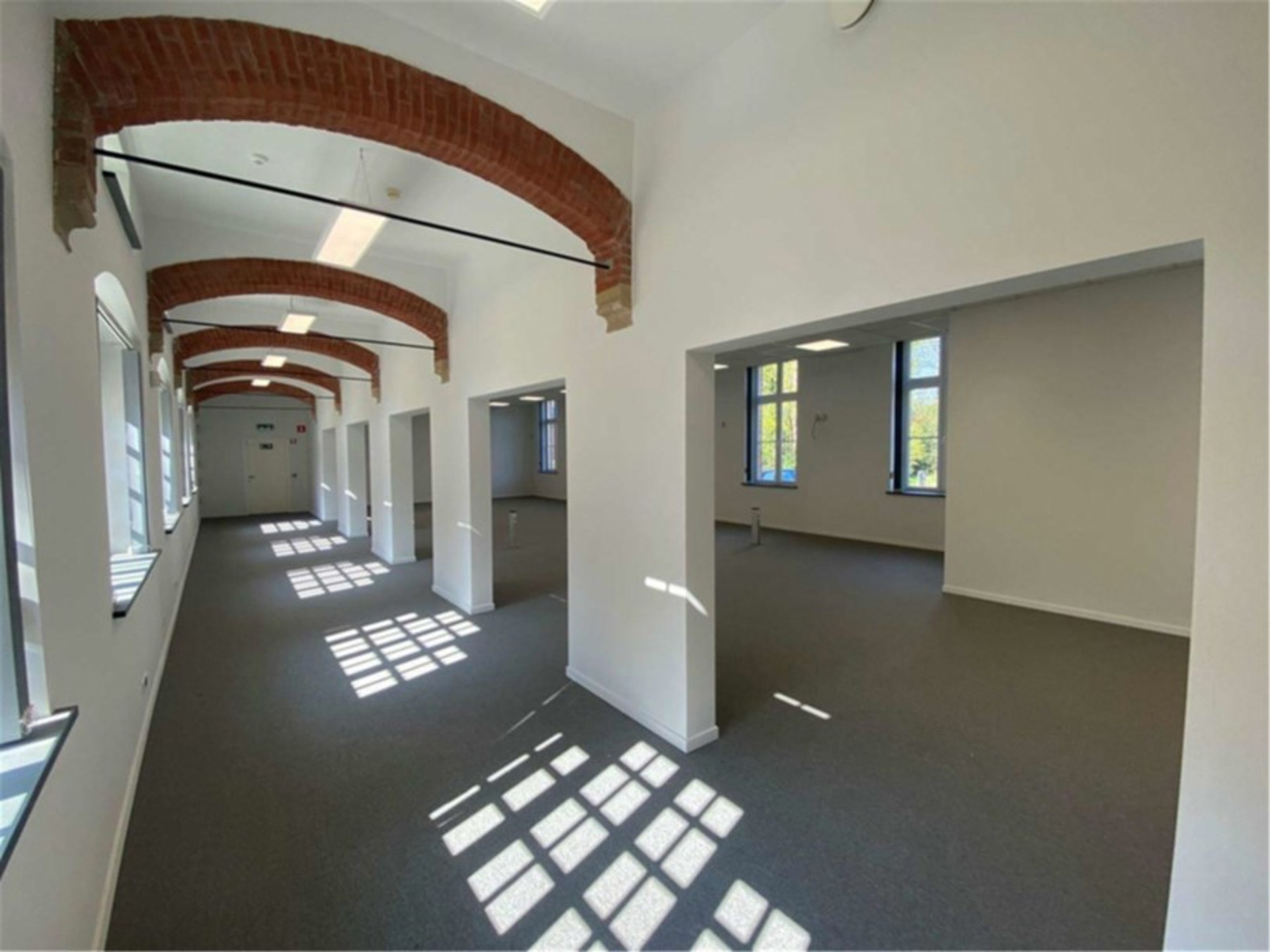 Commercial for rent in Aalst - photo 4