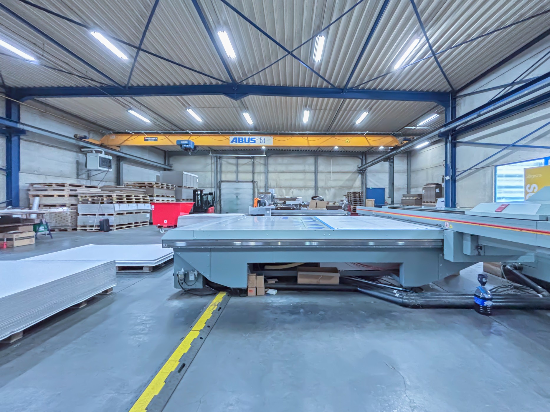 Bedrijfsgebouw met kantoor (244 m²), magazijn (580m²) en mezzanine (244m²) te Geraardsbergen. - foto 3