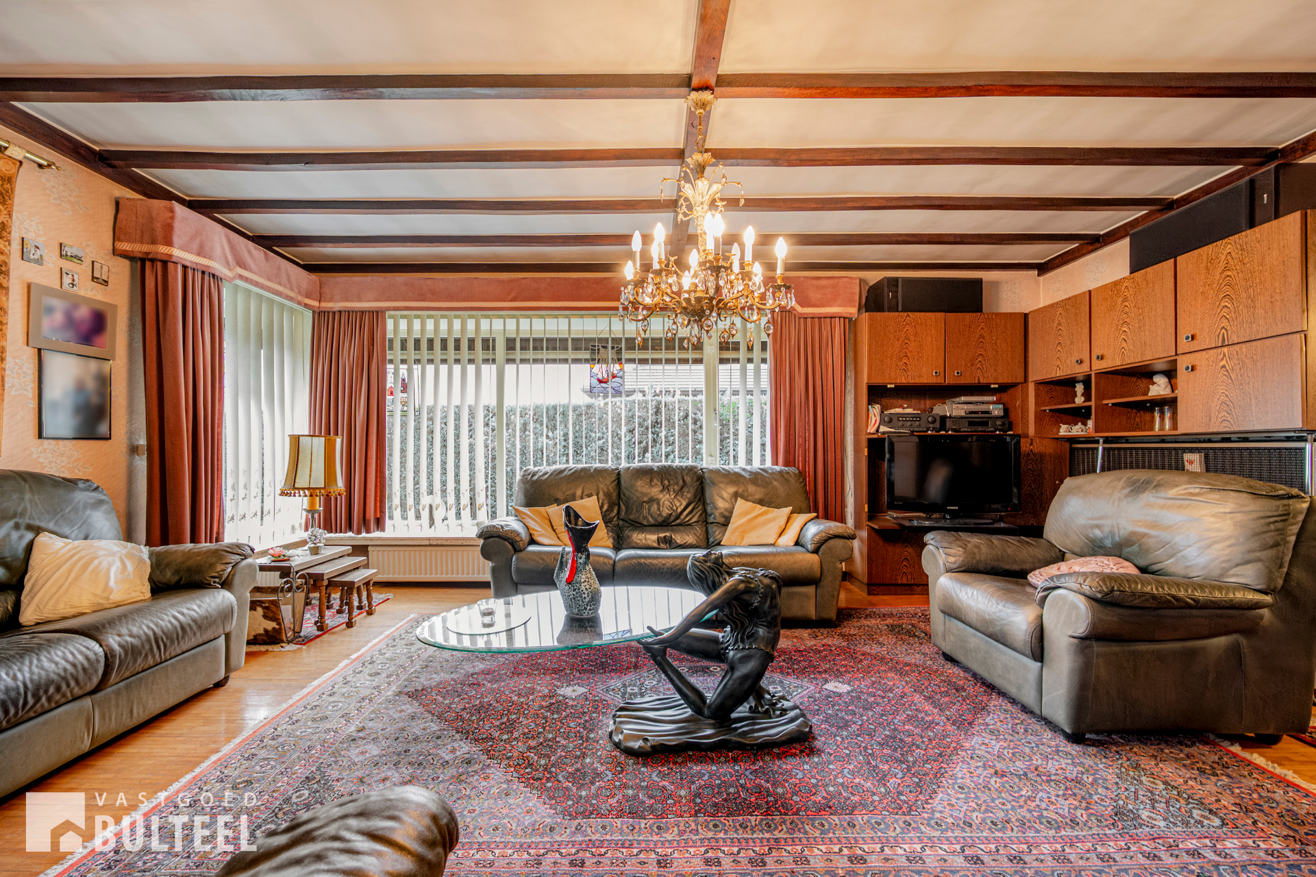 Te renoveren bungalow met twee slaapkamers en tuin. - foto 4