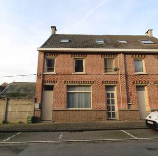 Instapklaar duplexappartement in groene, rustige omgeving te Herzele Ben je op zoek naar een modern, lichtrijk en instapklaar appartement in...