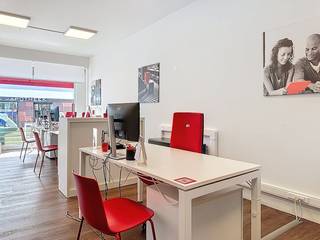Spacious and bright office for rent near the Grote Markt in Boom.It is an open office space with a shared kitchenette, sanitary facilities...