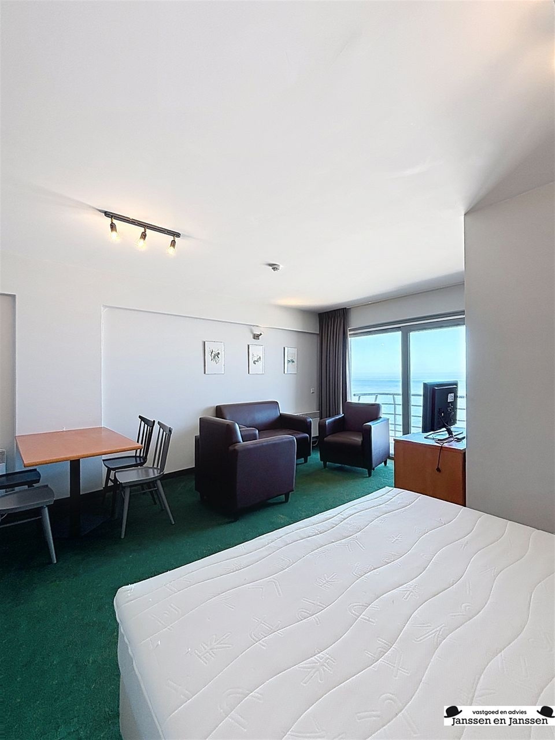 flat - photo 5