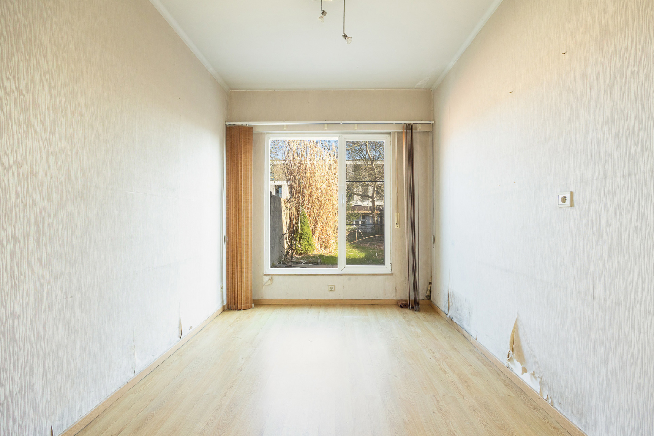 WOMMELGEM - Te renoveren woning met zuidoost gerichte tuin - foto 4