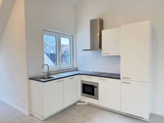 Nieuwbouw studio van 45 m² met terras gelegen op de derde verdieping. Onmiddellijk beschikbaar. Geen maandelijkse kostenAlle nuts voorzieningen zijn...