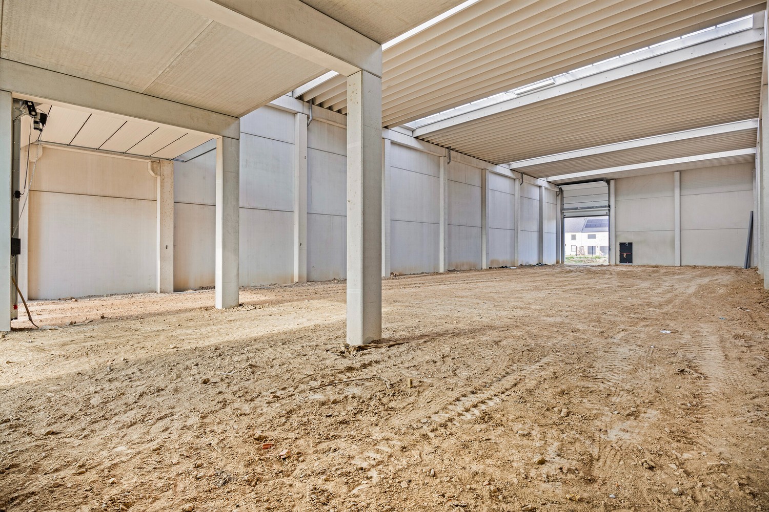 Modern bedrijfsgebouw op knappe site te koop! - foto 5