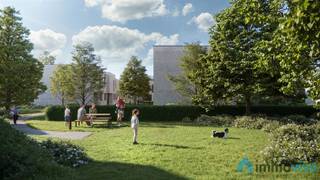 <p><span>Algemeen:</span></p><p><span>Deze nieuwe groene community in het hart van de Collegewijk in Edegem herbergt 16 woningen en 2 appatementen, vlakbij het centrum van Mortsel en Edegem. Deze energiezuinige woningen (E- peil 10) beschikken allen over 3 slaapkamers en een groot terras en genieten allen mee van het gemeenschappelijke groen. Ondergronds is er ruime fietsenstalling voorzien en ook een handige berging en parkeerplaats kan mee worden aangekocht. Er is bezoekersparking aanwezig. </span><span>12 van de 16 woningen kunnen aangekocht worden aan 6% BTW</span><span> (indien u aan de voorwaarden voldoet).</span></p><p><span>De hoogwaardige architectuur en afwerking maken dit een prachtige locatie om te wonen. De nabijheid van Fort V en Hof Ter Linden (90 ha groen) op minder dan 2 minuten is een leuke troef. Naast de standaard hoge afwerking kan u de woning naar eigen smaak laten afwerken.</span></p><p><span> </span></p><p><span>Indeling:</span></p><p><span>We betreden deze woning in een aangename inkomhal die toegang geeft tot het gastentoilet en de ruime berging. Hier kan u de Viessmann warmtepomp terugvinden samen met de aansluiting voor wasmachine/droogkast. Als we verderlopen komen we in een mooie lichtrijke leefruimte dankzij de grote schuifraam naar de tuin. De half-open keuken is voorzien van alle toestellen en kan naar eigen smaak verder gekozen worden bij de keukenbouwer. </span></p><p><span> </span></p><p><span>Op de eerste verdieping is er een aangename overloop met apart toilet die toegang geeft tot de 3 slaapkamers. Er is een aparte berging waar we het ventilatiesysteem type D terugvinden. Als laatste is er een badkamer voorzien van dubbele lavabo en ruime douche. </span></p><p><span><br />Ondergronds kan u een staanplaats en berging mee aankopen. Er zijn ook bezoekersparkings voorzien en fietsenstalling. </span></p><p><span>Interesse?</span></p><p><span>Zoekt u naar een nieuwbouwwoning in een groene community op een absolute toplocatie? Twijfel niet langer en maak snel uw afspraak via <span>tom@immovivo.be</span></span><span> of 0492/97.47.03.<br /><br /></span></p>