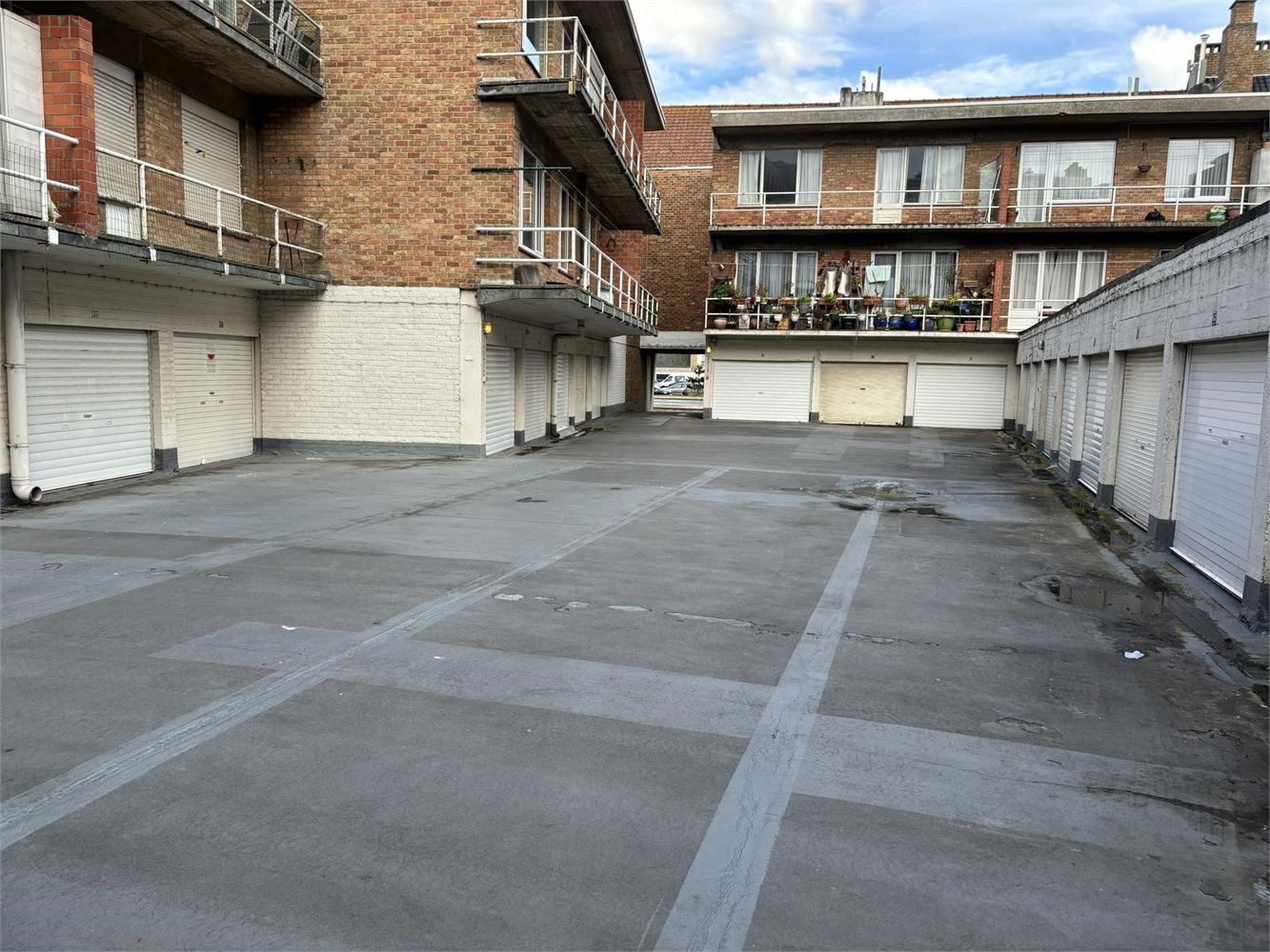 Afgesloten garagebox in een bovengronds complex ! - foto 4