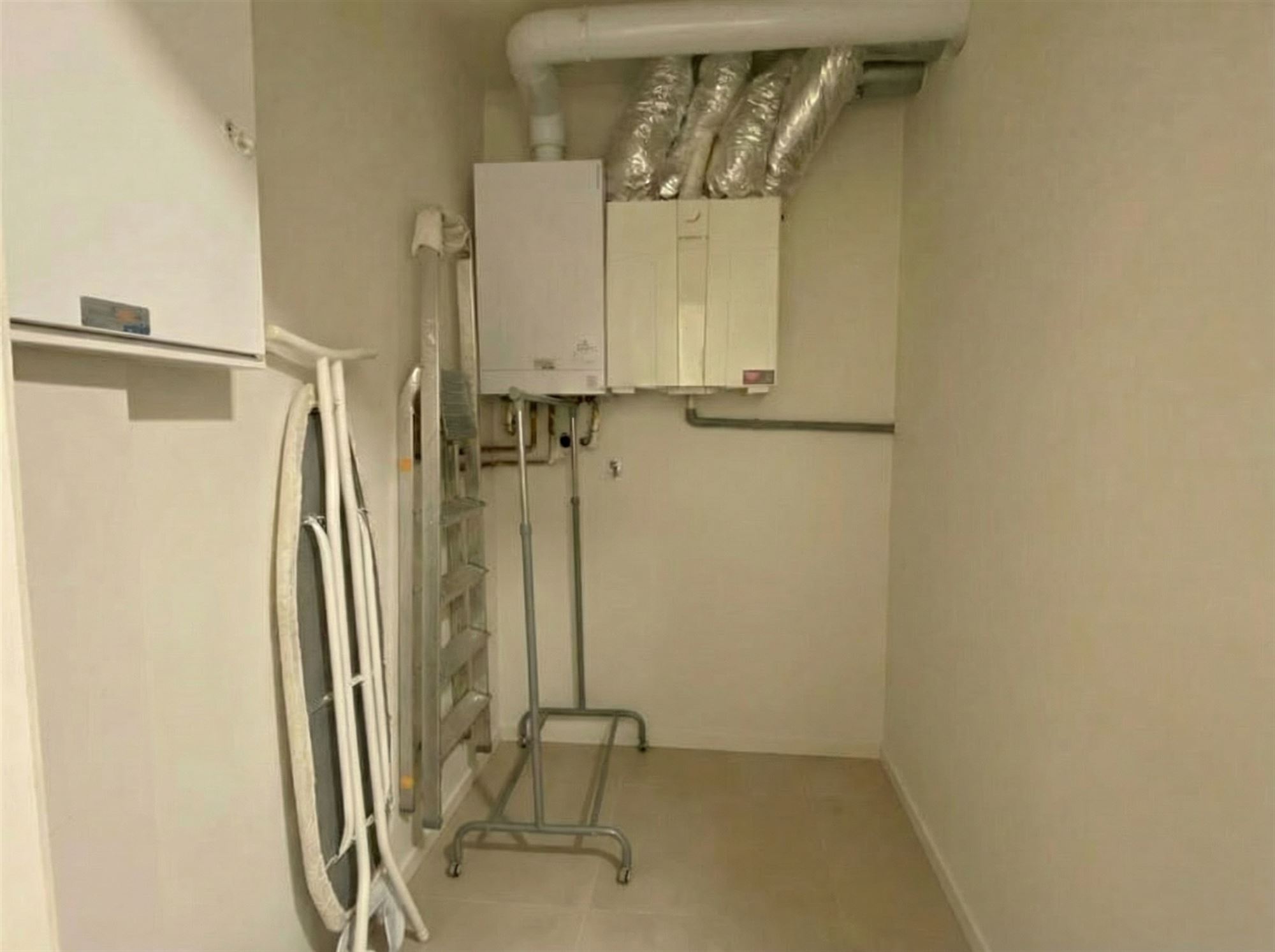 Modern 2 slaapkamer appartement met ruim terras - foto 5