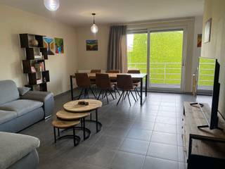 LUMINEUS, GEZELLIG EN GOED ONDERHOUDEN APPARTEMENT 87M² MET 2 SLAAPKAMERS, TERRAS 10M² EN BUITEN-AUTOSTAANPLAATS1ste verdieping met lift -  ligging...