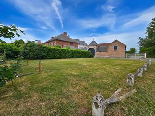 Mooi perceel bouwgrond voor open bebouwing met een opp. van 3a01ca te Walshoutem. Deze grond is idyllisch gelegen met een vlotte verbinding...