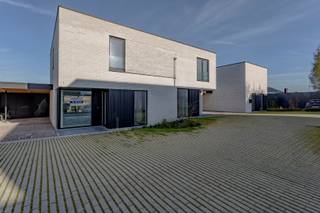 House for sale in Izegem