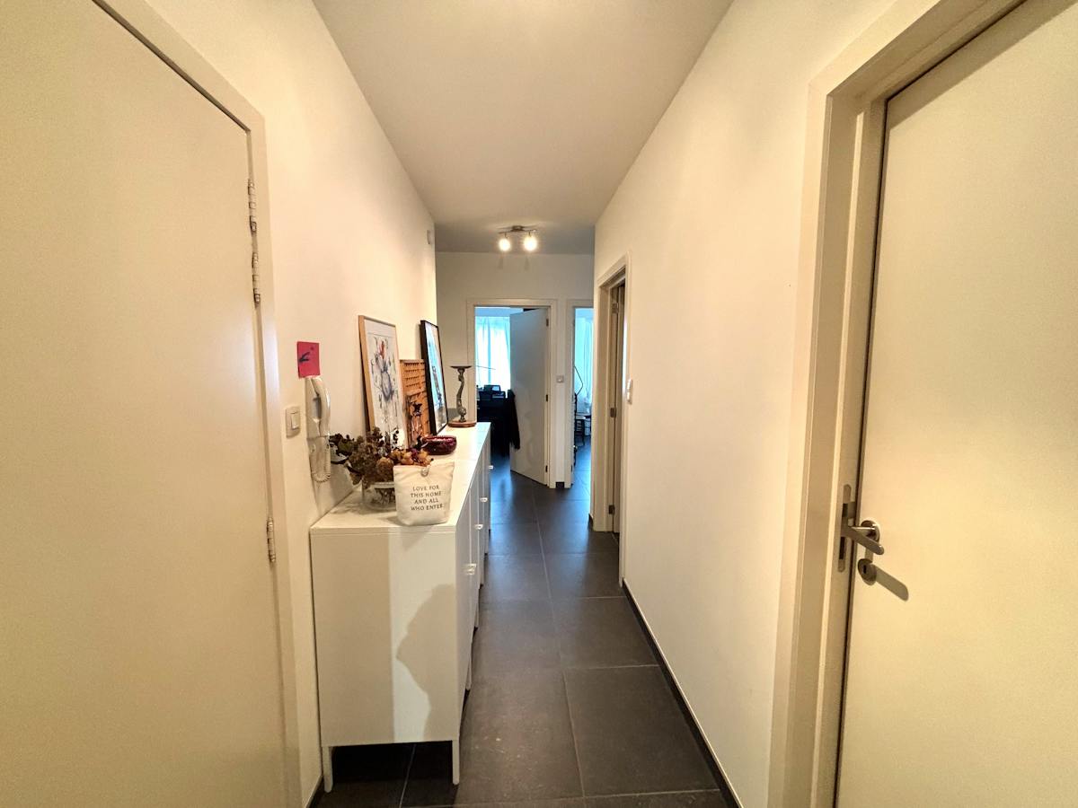 Tweeslaapkamer appartement te huur in het centrum van Hasselt, op wandelafstand van het Dusartplein. - foto 2