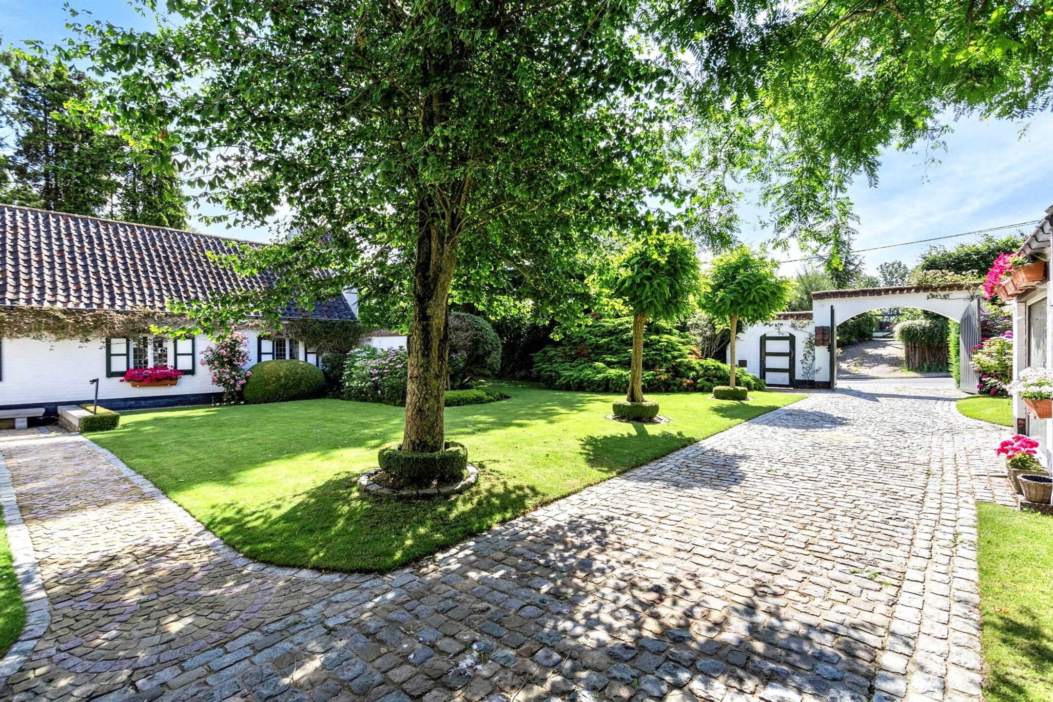 House for sale in Geraardsbergen with 4 bedrooms - photo 2