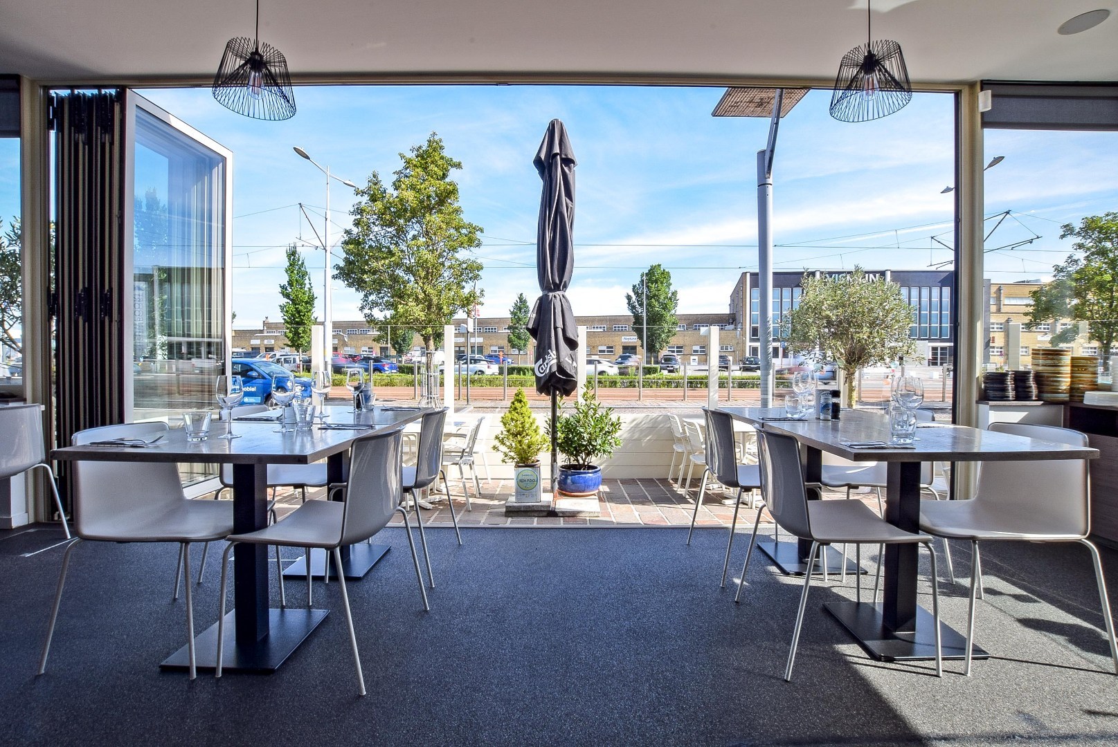 Tophorecazaak met woonst op de Kaai in Nieuwpoort – Huur of Huurkoop mogelijk - foto 1