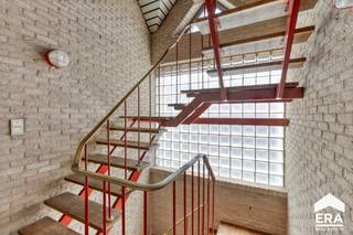 Gelegen in het hart van Lommel, op wandelafstand van winkels, horeca, scholen en openbaar vervoer, biedt dit appartement een uitstekende woon-...