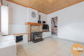 BEZOEKMOMENT ZATERDAG 13 DECEMBER VAN 10u tot 14u (ENKEL OP AFSPRAAK !!)DENDERLEEUW - Deze gezellige rijwoning bevindt zich op een gunstige locatie...