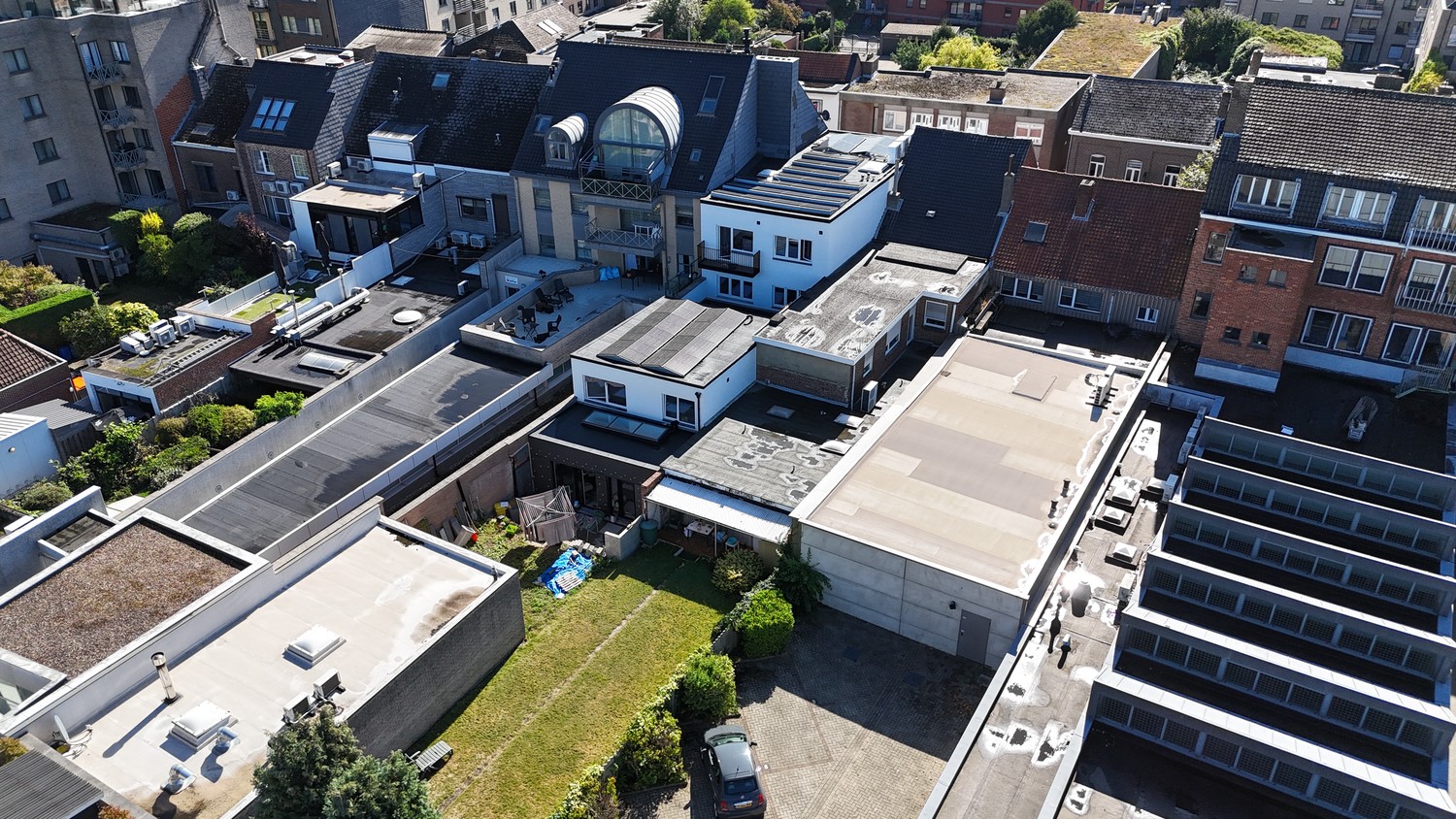 HANDELSPAND MET BOVENLIGGEND APPARTEMENT EN TUIN IN CENTRUM LANAKEN - foto 2