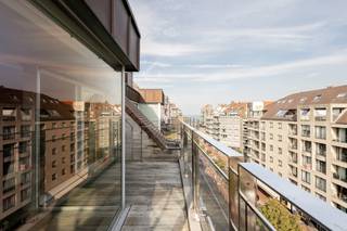 À vendre en exclusivité : Penthouse dans le centre de Knokke, à deux pas de la digue.Situé dans une résidence récente et élégante, il dispose de...