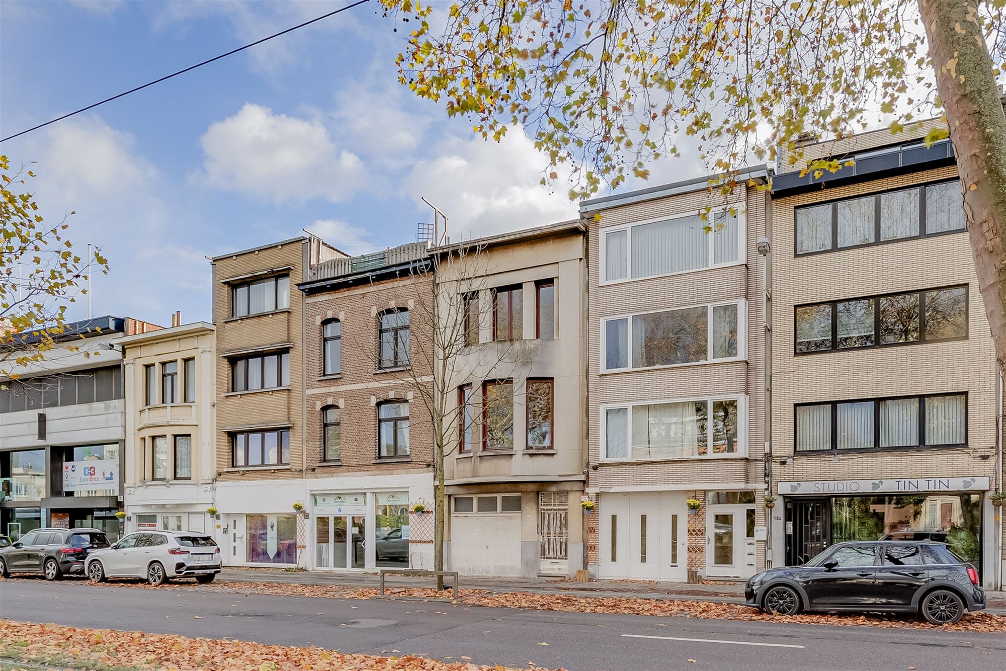 Te renoveren woning met 4 - 5 slk en garage - foto 3