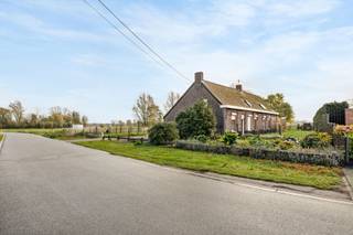 FOR SALE IN URSELWelcome to Vrekkemstraat 61 in picturesque Ursel.This beautifully situated plot is located in agricultural land. The existing...