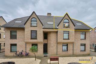Dit ruim appartement bevindt zich op 5 minuten van de E313.Het is gelegen op de tweede verdieping en heeft 2 ruime slaapkamers.De badkamer heeft een...