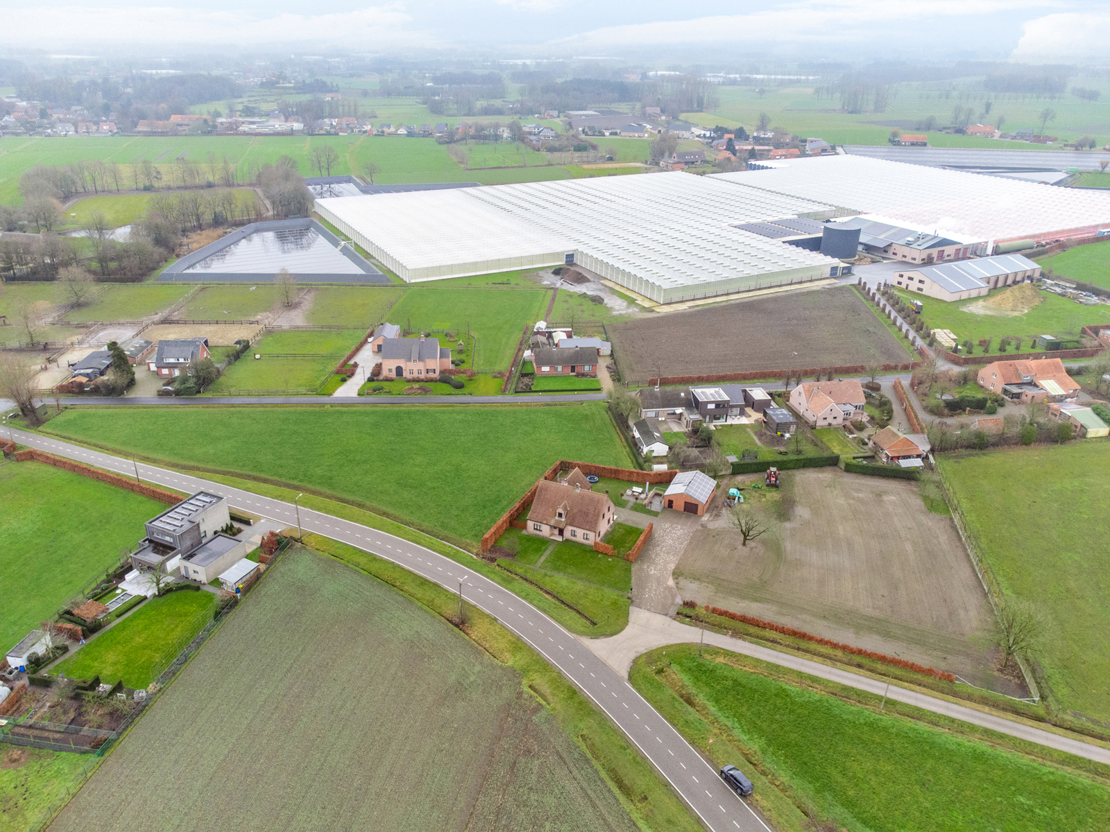 Villa met 5 slaapkamers, ruime garage en aangrenzende weilanden - foto 3