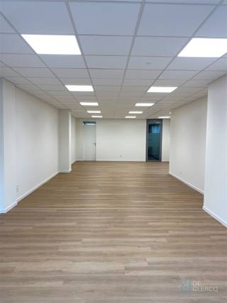 Commercial for rent in Lochristi