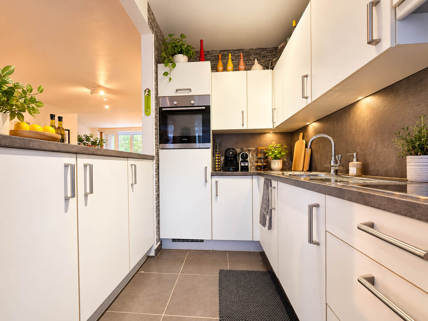 Te koop, instapklaar, gezellig 2-slaapkamer appartement met garage in Lessen - foto 5