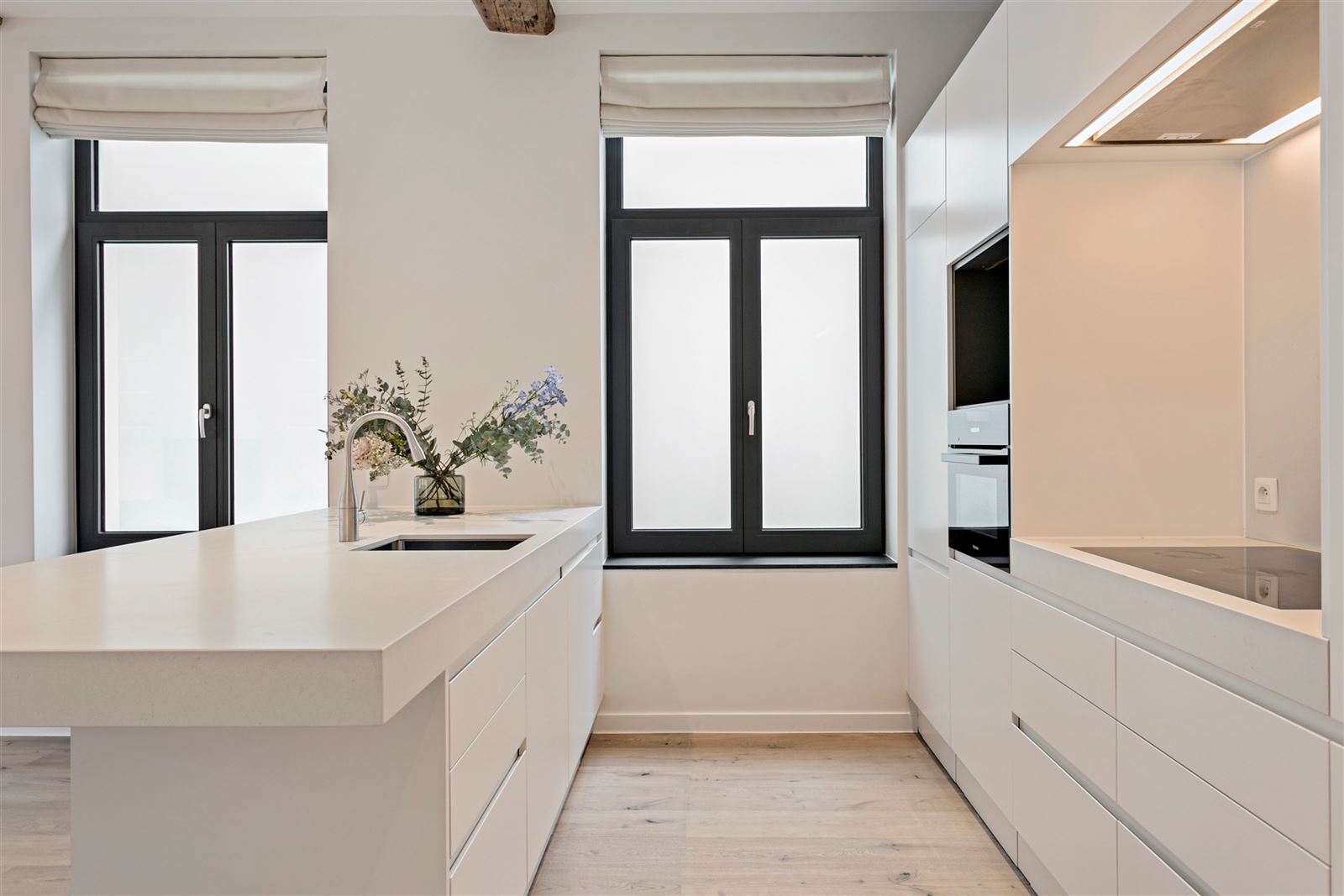 Ruimte, stijl en licht in dit stijlvol gerenoveerd 3 SLPK appartement. - foto 5